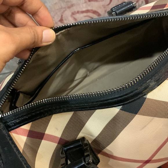 Authentic Burberry Satchel in good condition - Picture 5 of 7